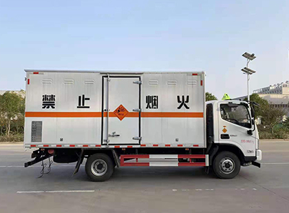 浉河爆破器材运输车