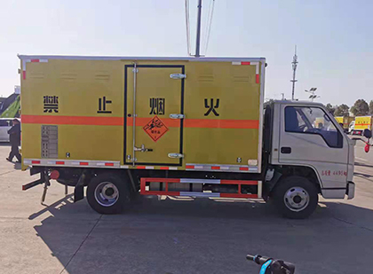 浉河爆破器材运输车
