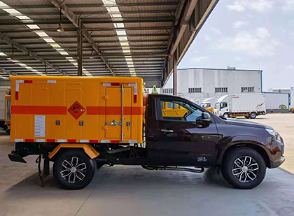 浉河爆破器材运输车