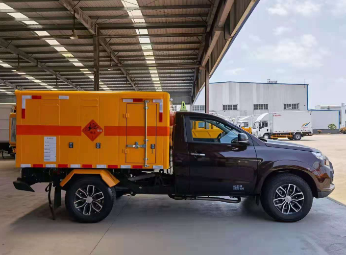 浉河凯龙矿山设备爆破器材运输车安全性如何?