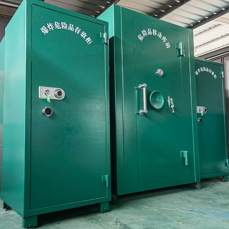 浉河危险品存放柜（危险品存放箱）为什么能防火防爆？科学防爆机制与安全保障功能解析